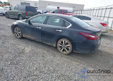 2017 Nissan Altima 3.5 Sl/3.5 Sr z USA, uszkodzony, nr VIN 1N4BL3AP2HC142458